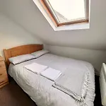 Spacious In Pansiyon *