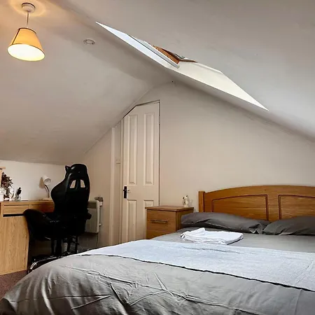 Spacious In Δωμάτια σε οικογενειακή κατοικία *